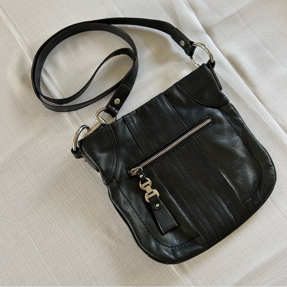 Mint condition Makowsky crossbody bag